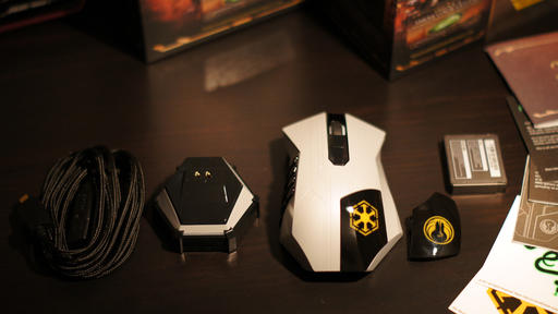 Игровое железо - Комплект «Мышь+Наушники+Коврик» Star Wars: The Old Republic от Razer